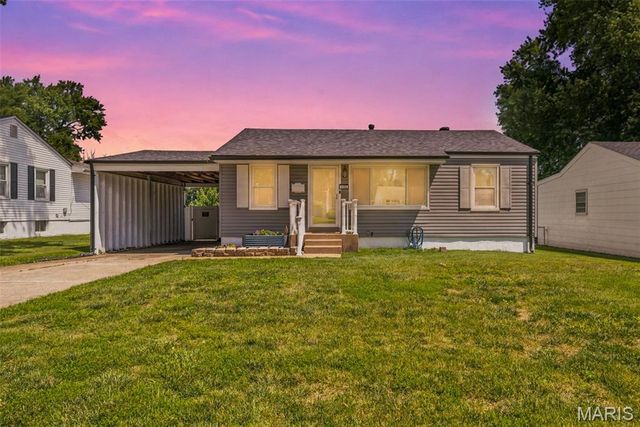 155 Saint Maurice Lane, Florissant, MO 63031