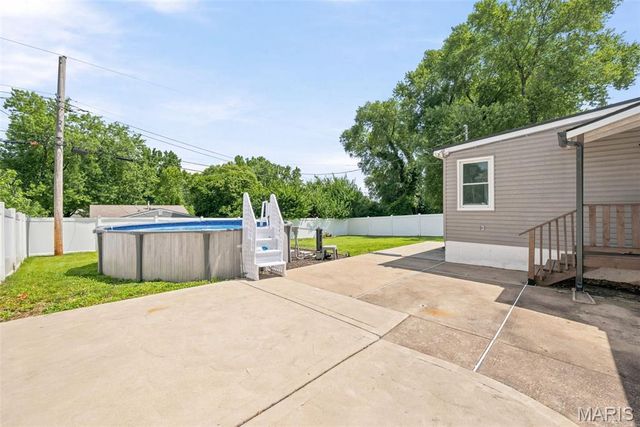 155 Saint Maurice Lane, Florissant, MO 63031