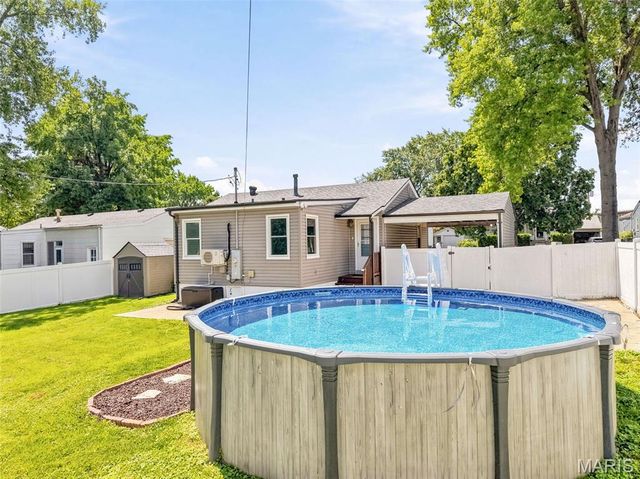 155 Saint Maurice Lane, Florissant, MO 63031