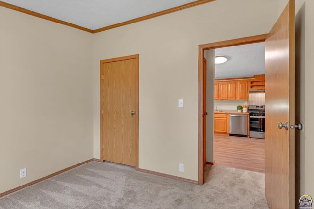 305 SE 44th Pkwy, Topeka, KS 66609