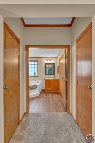 305 SE 44th Pkwy, Topeka, KS 66609