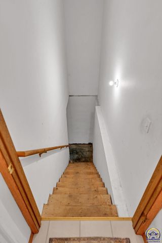305 SE 44th Pkwy, Topeka, KS 66609