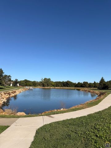 305 SE 44th Pkwy, Topeka, KS 66609