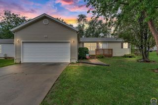 305 SE 44th Pkwy, Topeka, KS 66609