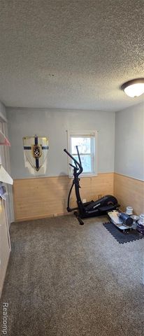 205 Hughes Avenue, Pontiac, MI 48341