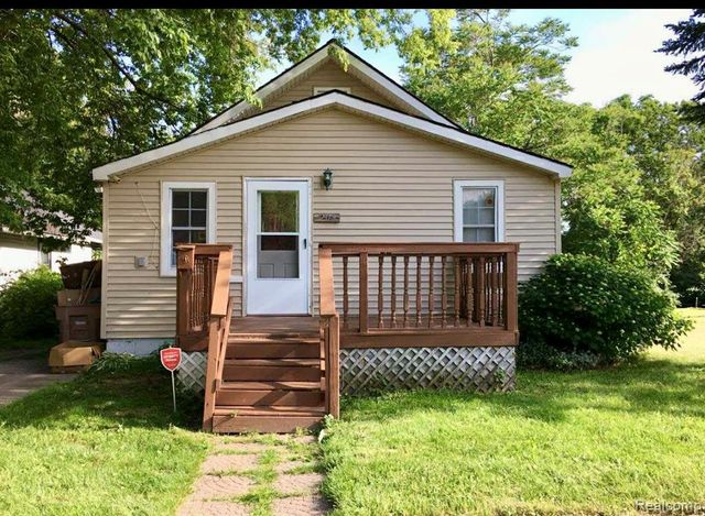 205 Hughes Avenue, Pontiac, MI 48341