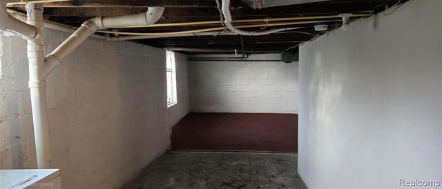 205 Hughes Avenue, Pontiac, MI 48341