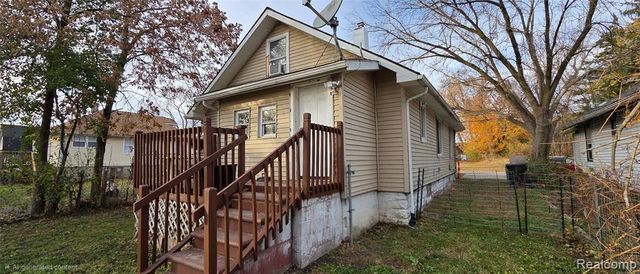 205 Hughes Avenue, Pontiac, MI 48341