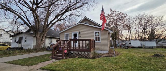 205 Hughes Avenue, Pontiac, MI 48341