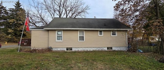 205 Hughes Avenue, Pontiac, MI 48341