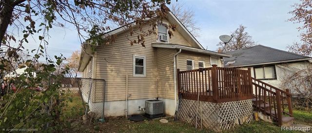 205 Hughes Avenue, Pontiac, MI 48341