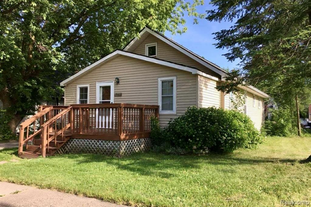 205 Hughes Avenue, Pontiac, MI 48341