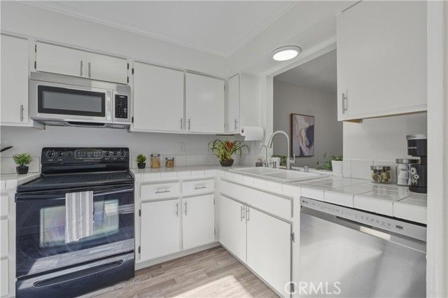 112 Espanas, Escondido, CA 92026