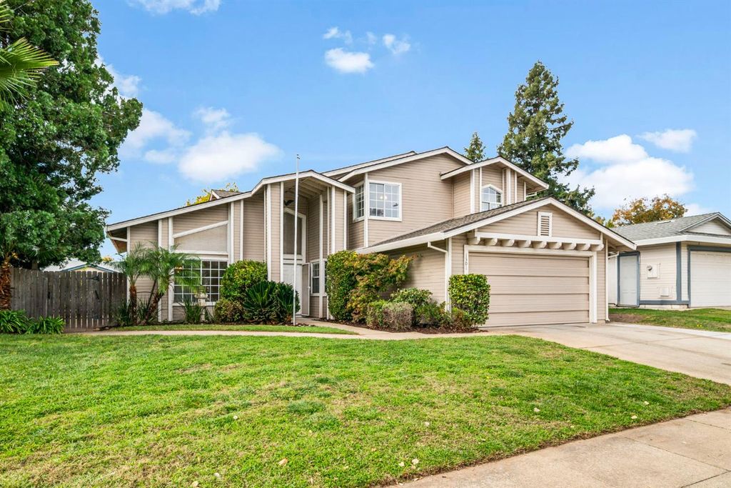 1301 Ridgerun Dr, Roseville, CA 95747