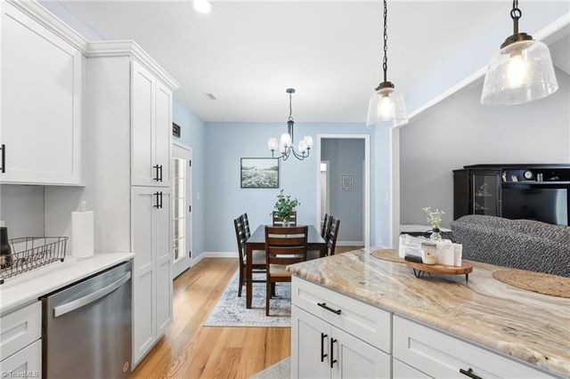 1196 Cape Hickory Road, Hickory, NC 28601