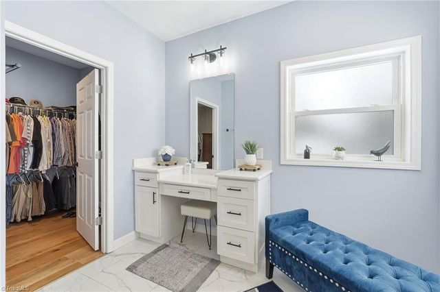 1196 Cape Hickory Road, Hickory, NC 28601