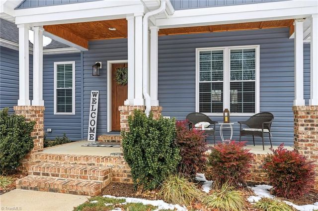 1196 Cape Hickory Road, Hickory, NC 28601