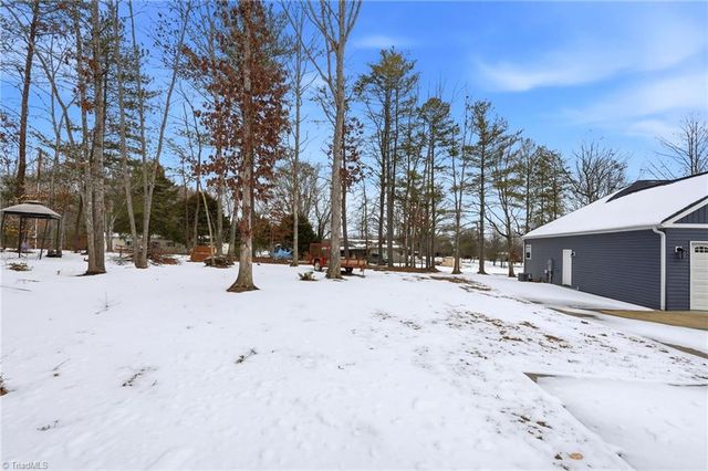 1196 Cape Hickory Road, Hickory, NC 28601