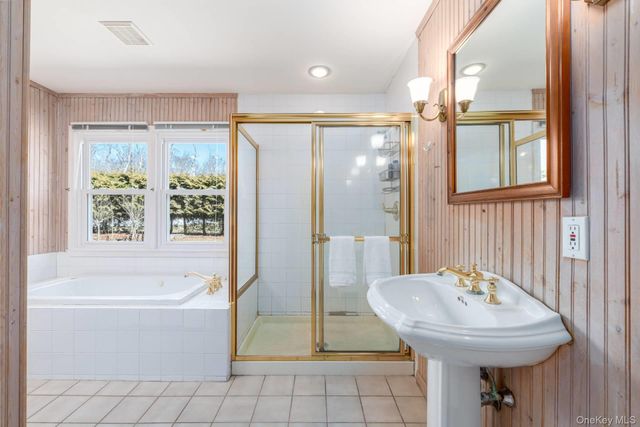10100 New Suffolk Avenue, Cutchogue, NY 11935