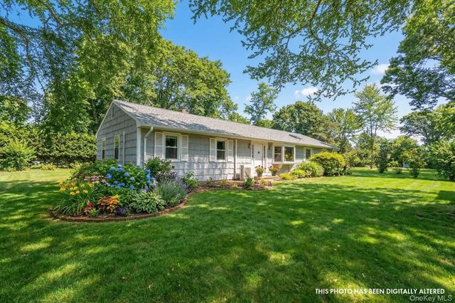 10100 New Suffolk Avenue, Cutchogue, NY 11935