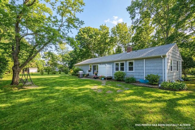 10100 New Suffolk Avenue, Cutchogue, NY 11935
