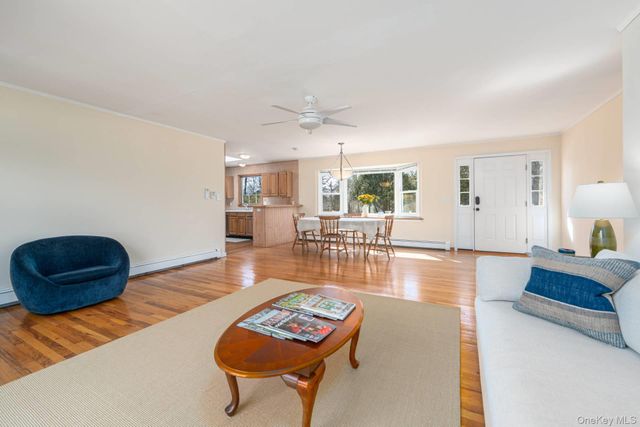 10100 New Suffolk Avenue, Cutchogue, NY 11935