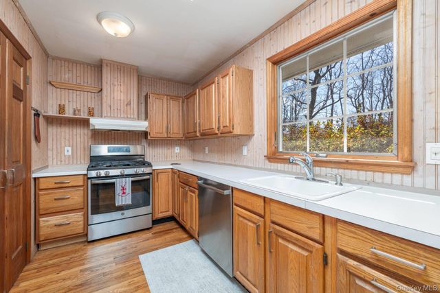 10100 New Suffolk Avenue, Cutchogue, NY 11935