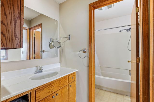 916 Honeysuckle Lane, Farmington, MN 55024