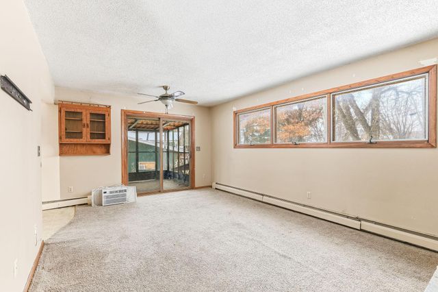 916 Honeysuckle Lane, Farmington, MN 55024