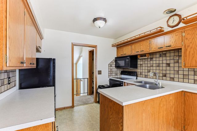 916 Honeysuckle Lane, Farmington, MN 55024