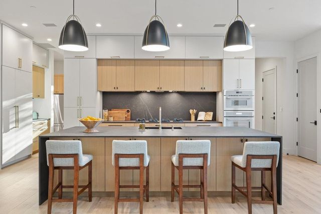 607 Westbrook DR, Austin, TX 78746