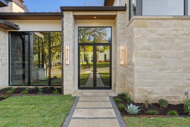 607 Westbrook DR, Austin, TX 78746