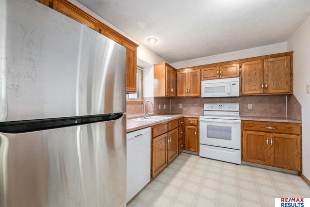 912 Bordeaux Avenue, Bellevue, NE 68123