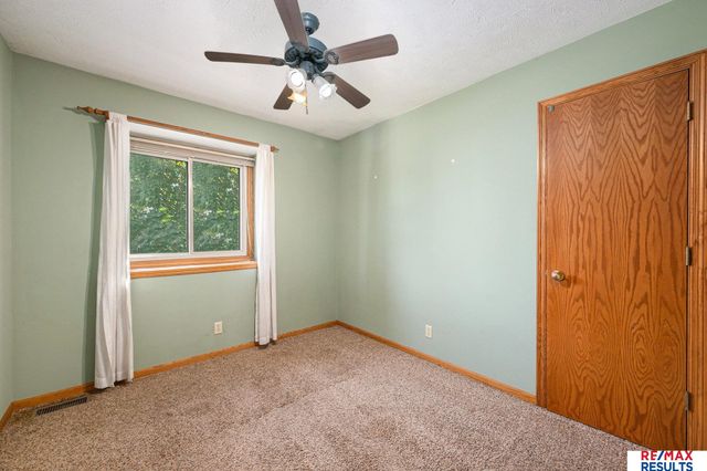 912 Bordeaux Avenue, Bellevue, NE 68123