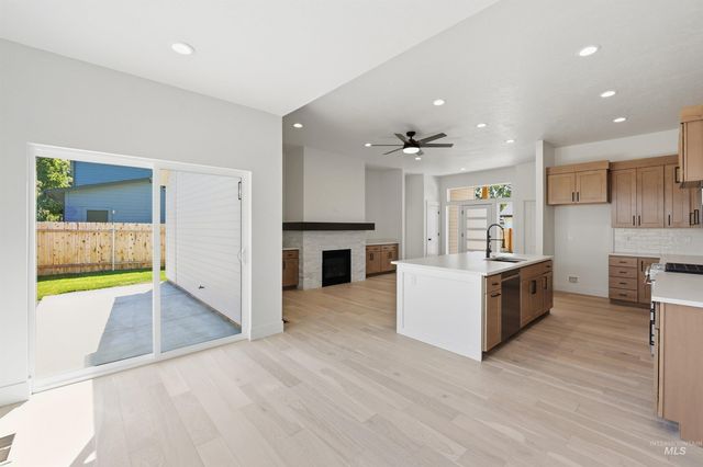 914 S Roosevelt St, Boise, ID 83705