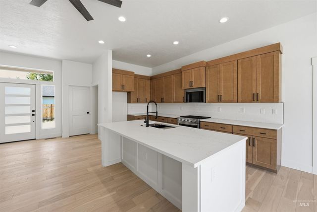914 S Roosevelt St, Boise, ID 83705