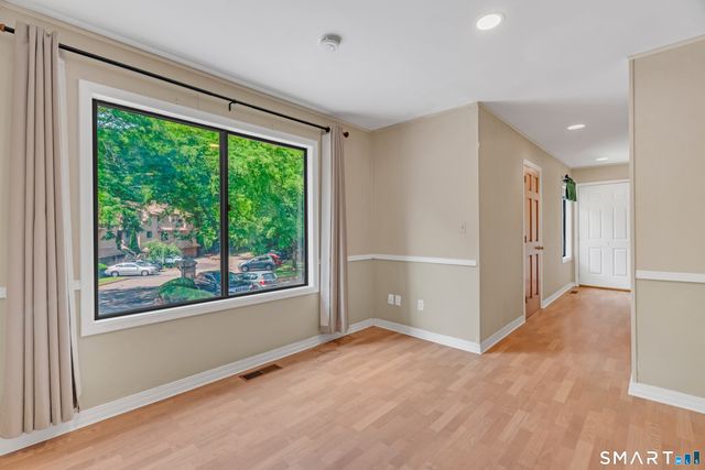 200 Treadwell Street 204, Hamden, CT 06517