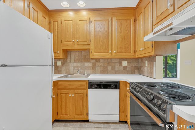 200 Treadwell Street 204, Hamden, CT 06517
