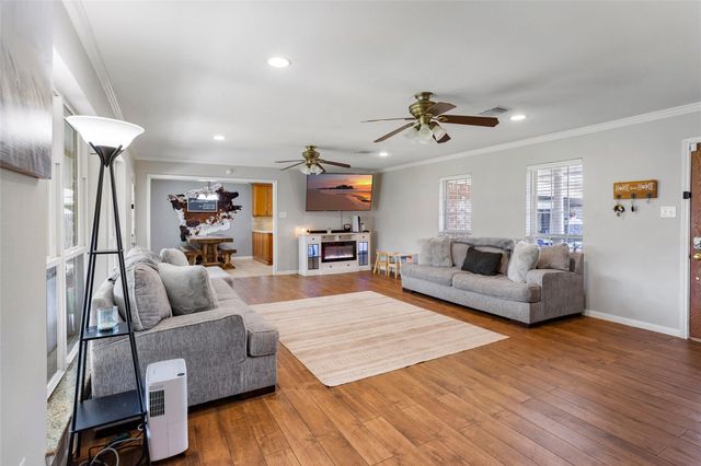 3414 E Orange Street, Pearland, TX 77581