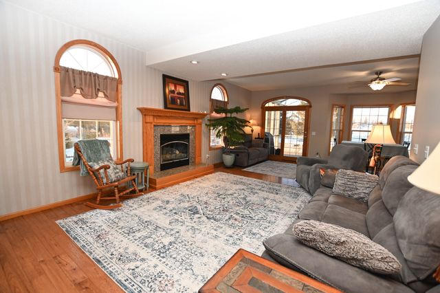 1835 Somerset Drive, Marion, IA 52302