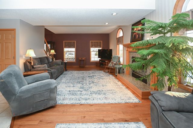 1835 Somerset Drive, Marion, IA 52302