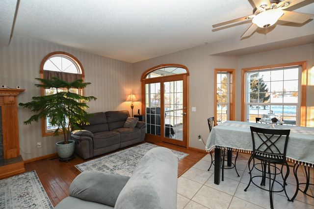 1835 Somerset Drive, Marion, IA 52302