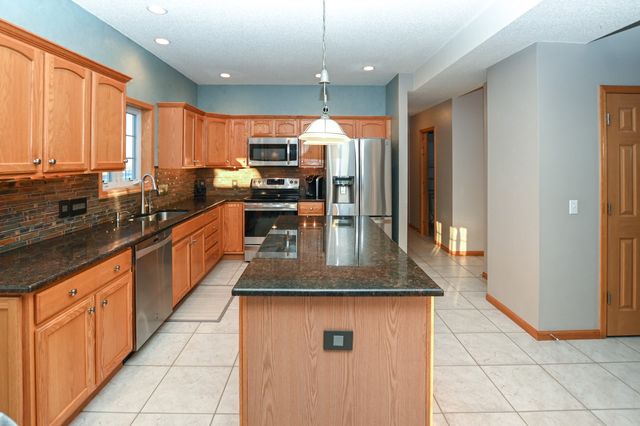 1835 Somerset Drive, Marion, IA 52302