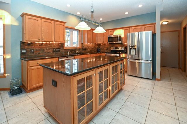 1835 Somerset Drive, Marion, IA 52302