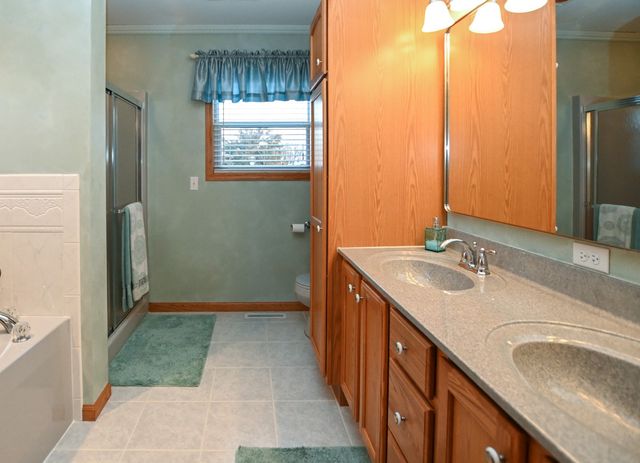 1835 Somerset Drive, Marion, IA 52302