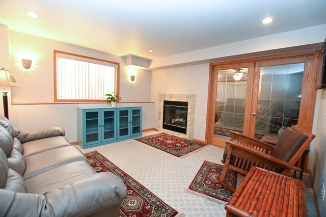 1835 Somerset Drive, Marion, IA 52302