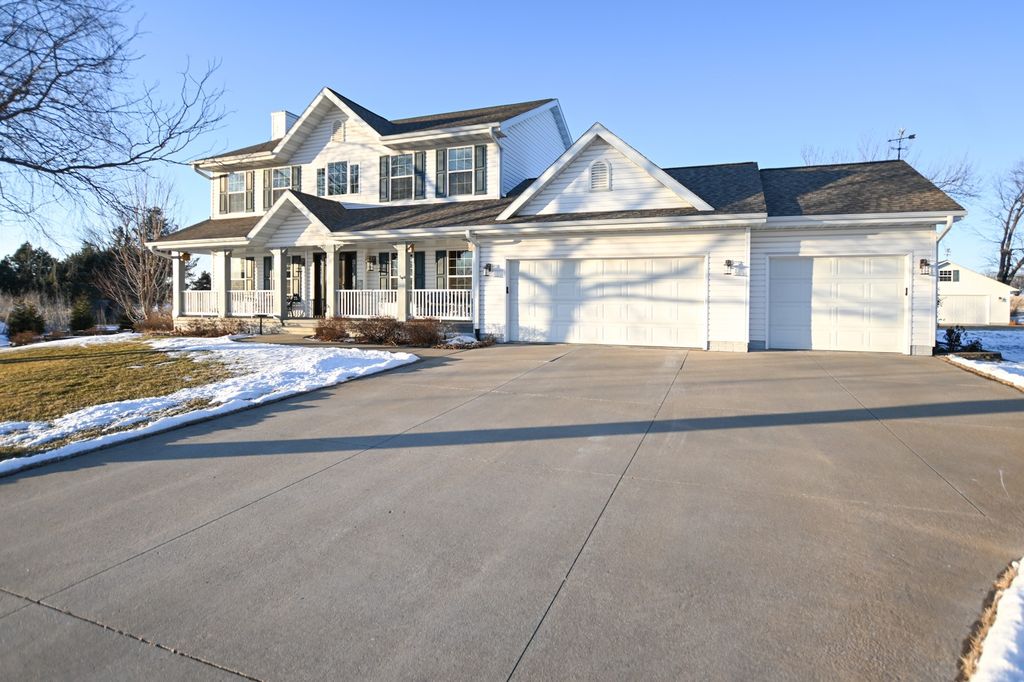 1835 Somerset Drive, Marion, IA 52302
