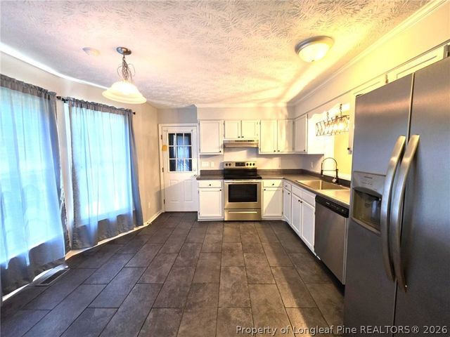 6812 Saint Julian Way, Fayetteville, NC 28314