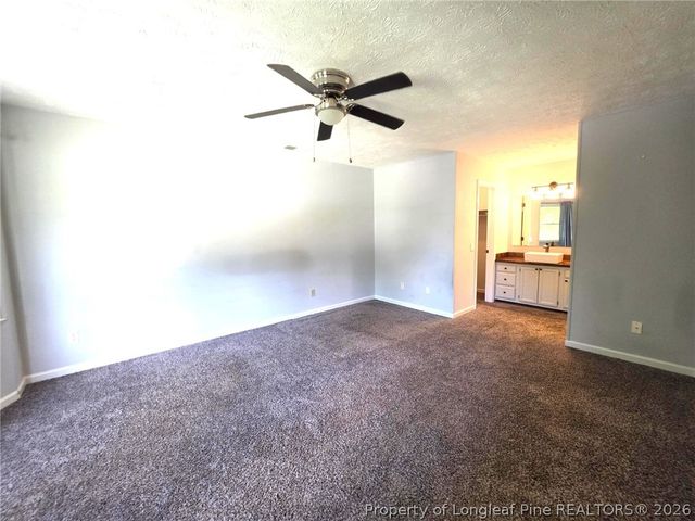 6812 Saint Julian Way, Fayetteville, NC 28314