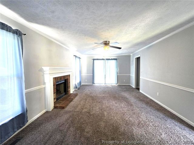6812 Saint Julian Way, Fayetteville, NC 28314